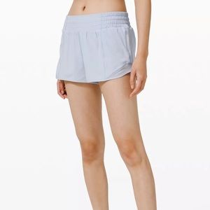 Lululemon Hotty Hot HR 2.5” Shorts - size 4